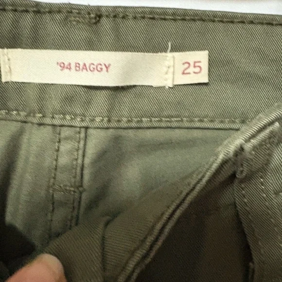 Levi's Women's Olive Cargo Pants - Picture 7 of 10